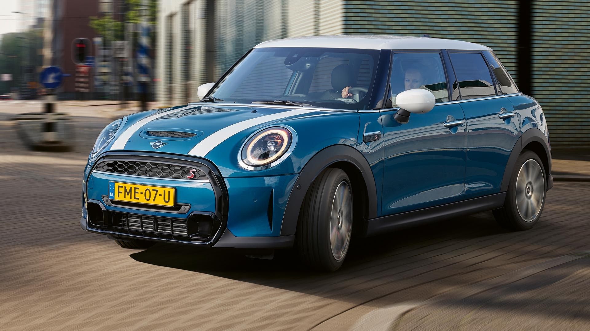MINI - 5-door Hatch - Front View